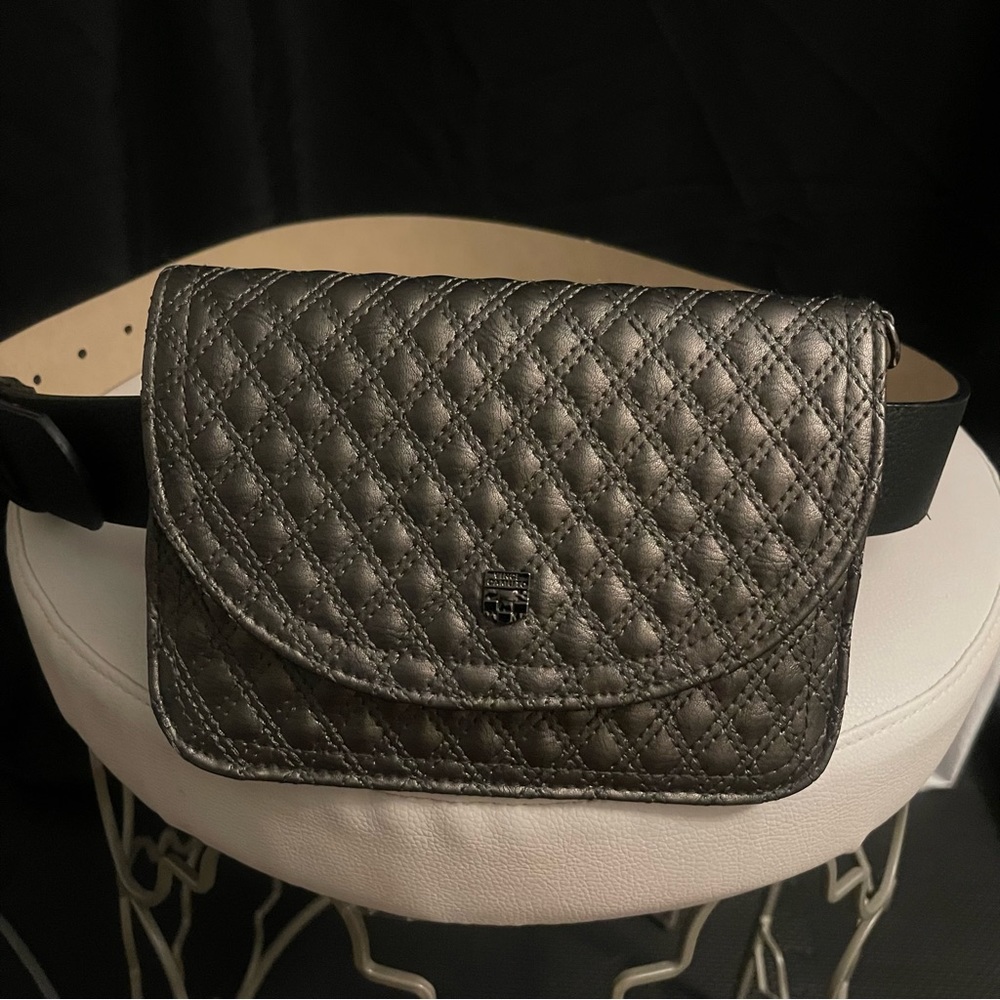 Vince Camuto quilted belt bag SZ M